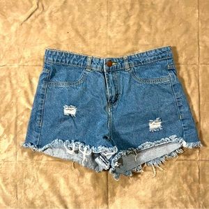 Levi’s Denim shorts Vintage style Timeless appeal Comfortable fit